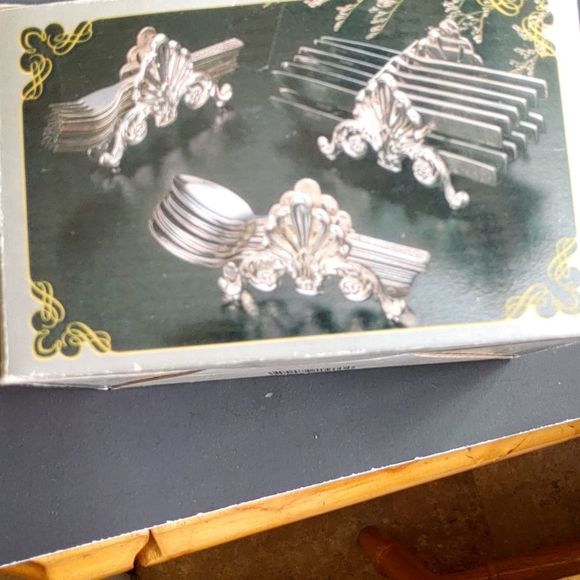 Silver Plate Buffet Caddy - Picture 2 of 8